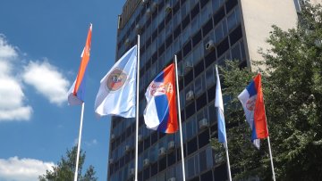 Град заменио 48 застава и средио јарболе на седам локација