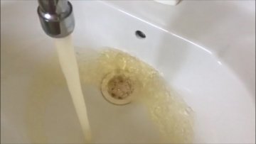 Траже умањење рачуна за воду у данима кад је била жута