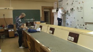 Електричари излазе из школских клупа са два заната у џепу
