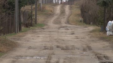 Становници Брачке улице још увек чекају асфалт