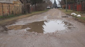 Улица братства јединства (не)асфалтирана?
