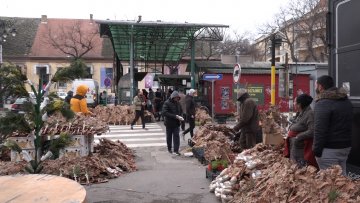 На пијаци куповина у последњи час за Божић