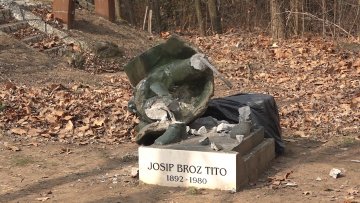 Срушен споменик Јосипу Брозу – коме смета Тито?