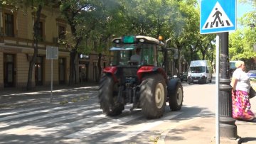 Трактори напустили Штросмајерову улицу