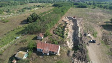 Шлепери „ору“ Липарску улицу, мештани огорчени