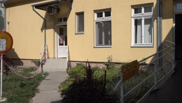 Корона и даље стагнира  