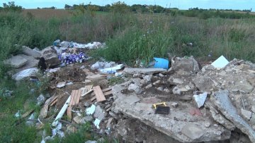 За чишћење две дивље депоније скоро два милиона динара