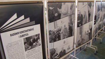 Радомир Константиновић и Суботица у библиотеци