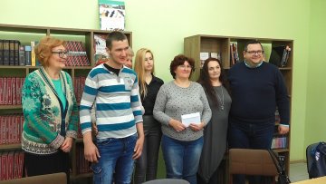 Коло српских сестара донирало  новац ученику Техничке школе