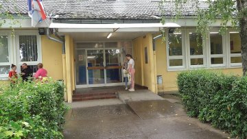 У наредну школску годину Средња медицинска школа уписује шест одељења