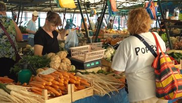 Иако скупља од куповне, домаћа зимница ипак незамењива