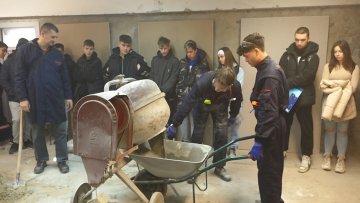 Професори из Пољске преносе знања ученицима Политехничке школе