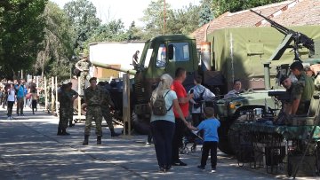 Промоција добровољног служења војног рока у Бачкој Тополи