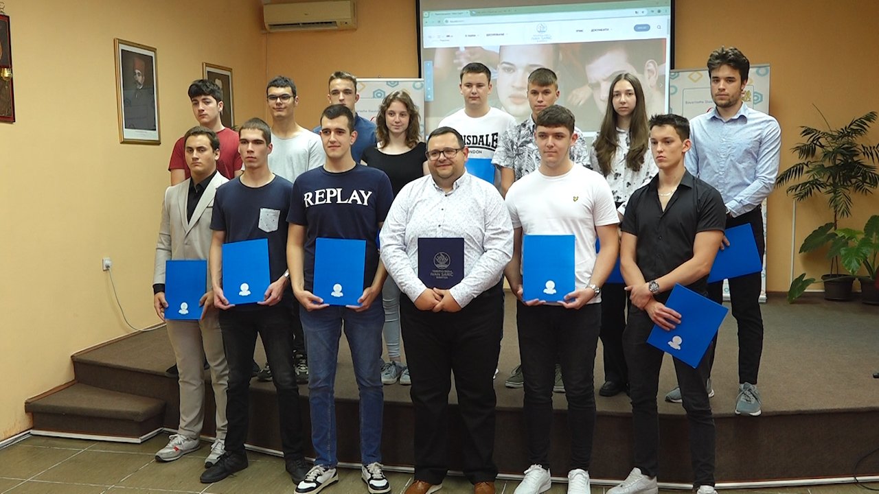 Награђени најуспешнији ученици Техничке школе „Иван Сарић”