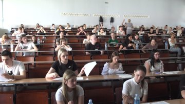 На Економском факултету одржан пријемни испит, већина студената „упала“ на буџет