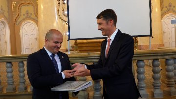 Даниел Ђивановић преузео кључеве Синагоге